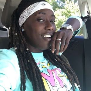 Meet your Posher, Maya